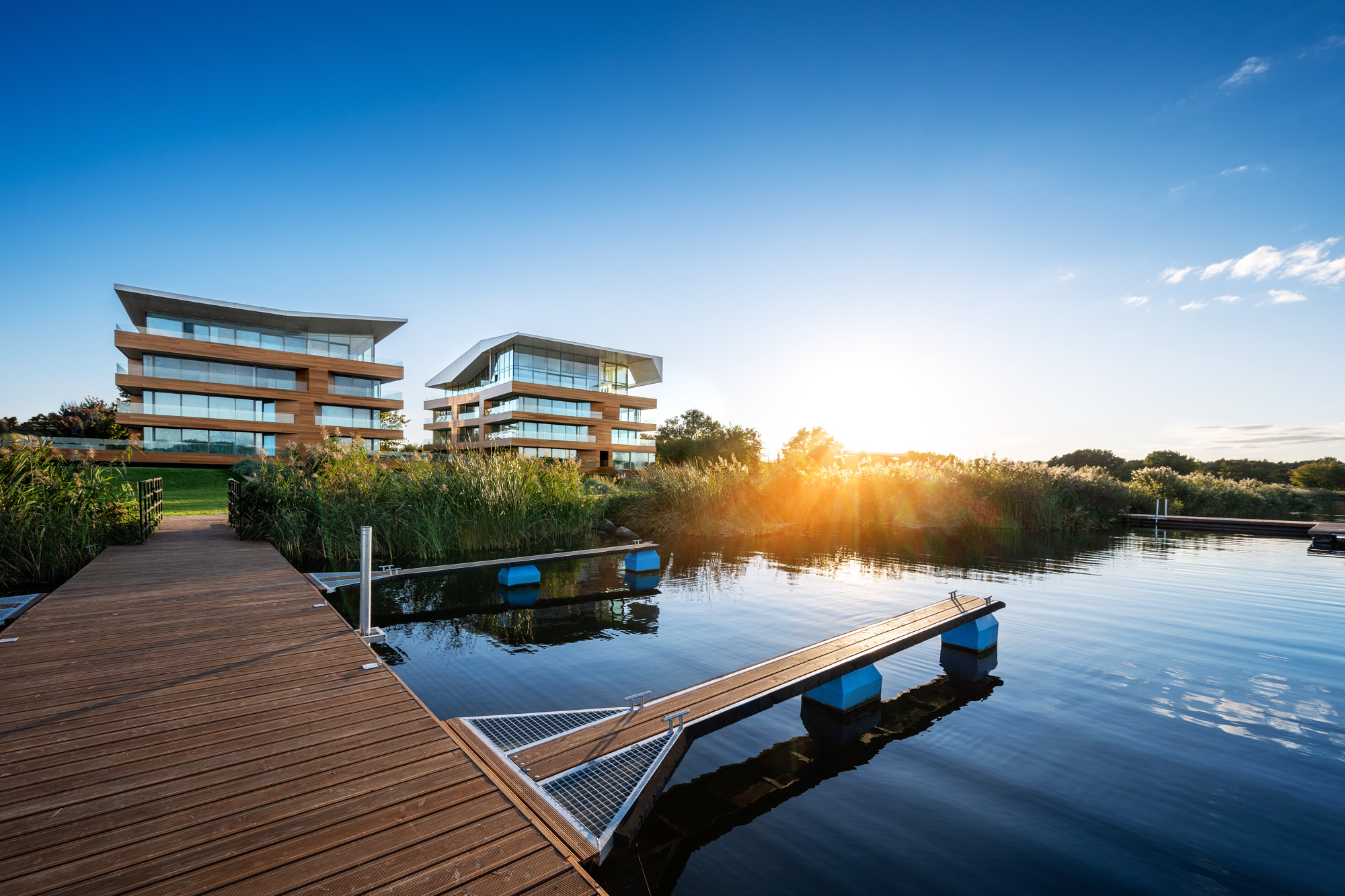 Bezpośrednio nad wodą